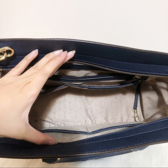 $200 Michael Kors Selma large handbag purse bag - Picture 3 of 4